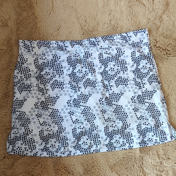 Golf Skort - Picture 3 of 11